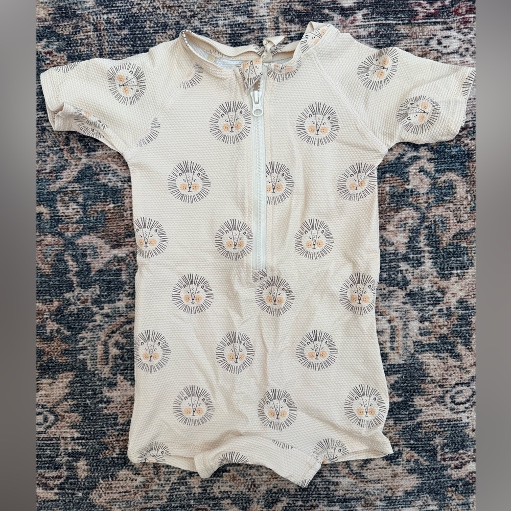 Quincy Mae Kids Swim Rashguard Cream with Gray and Yellow Lion Print